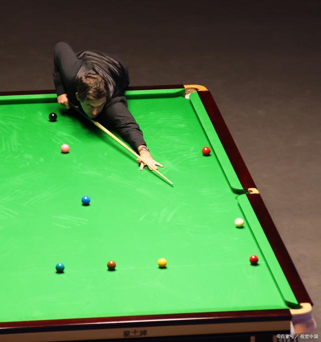 球迷瞠目结 球迷瞠目结