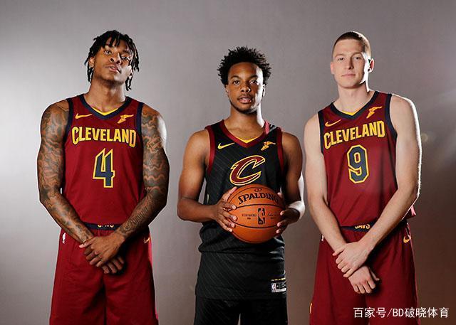 依然现实 依然现实